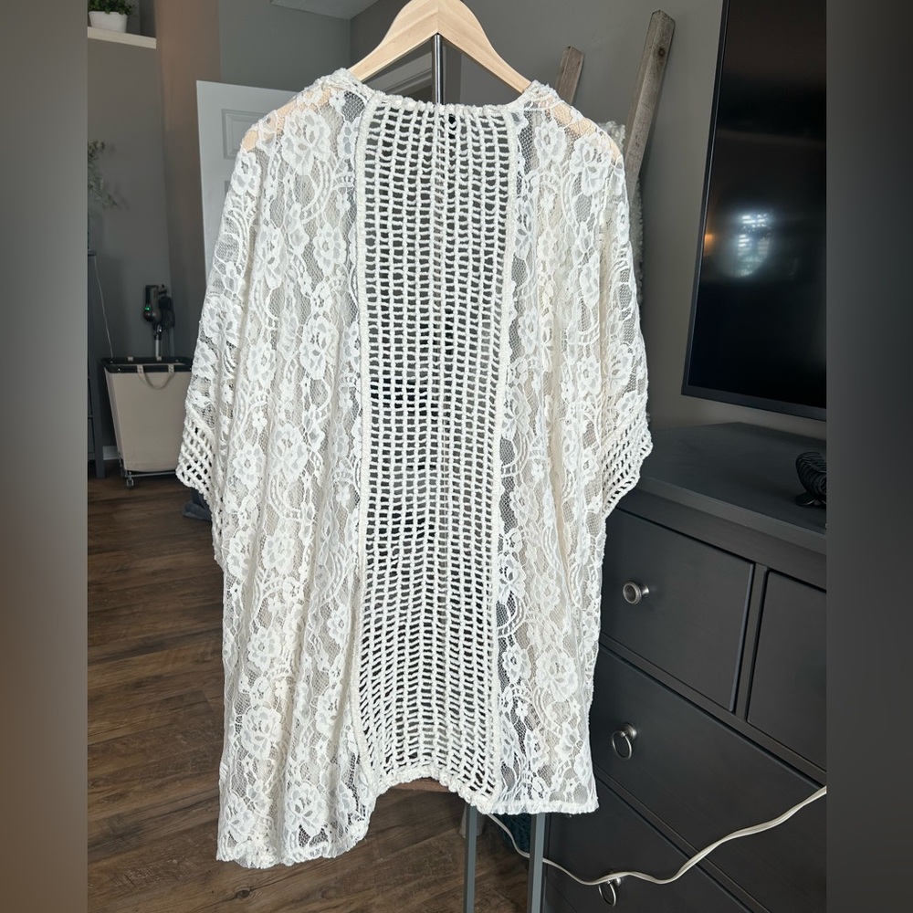 LACE RUANA/PONCHO - Picture 3 of 4